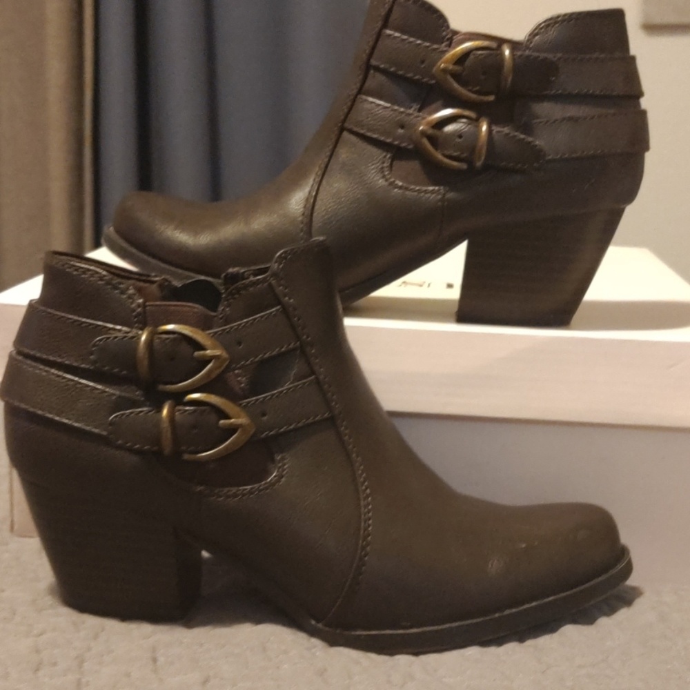Dark brown booties